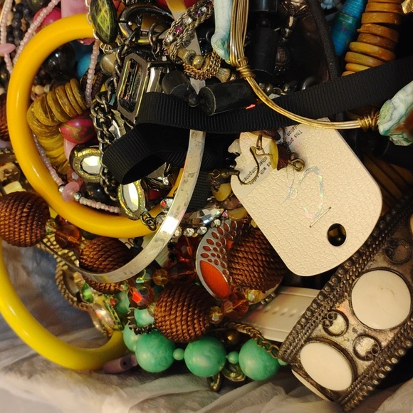 Mixed Loaded Jewelry Lot Necklaces,Brooches,Earrings ,Watches&Bands Plus W - Picture 7 of 9